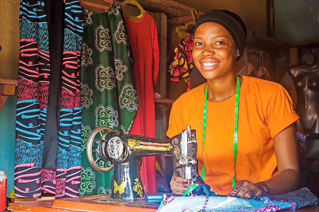 Naaimachines helpen de levensomstandigheden van vrouwen verbeteren. © Shutterstock