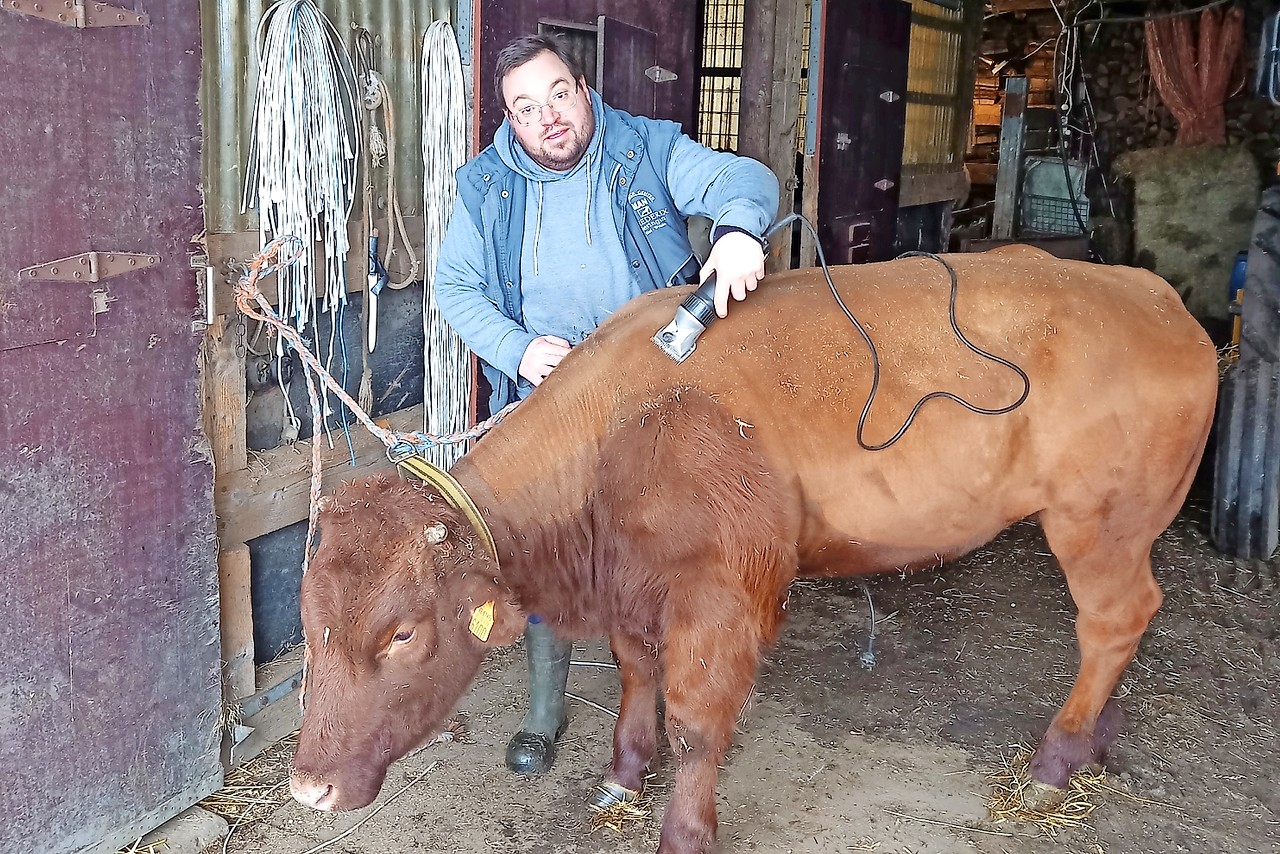 Roel Alders: „Het is heerlijk om te werken met dieren.” © Roger Alders