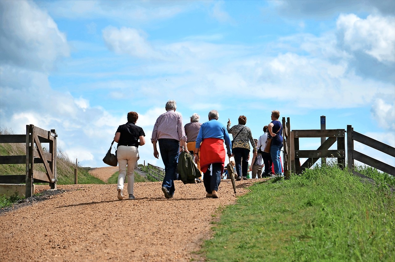 Wekelijks ontmoeten weduwen en weduwnaars elkaar op een actieve manier. © Actiefww Limburg