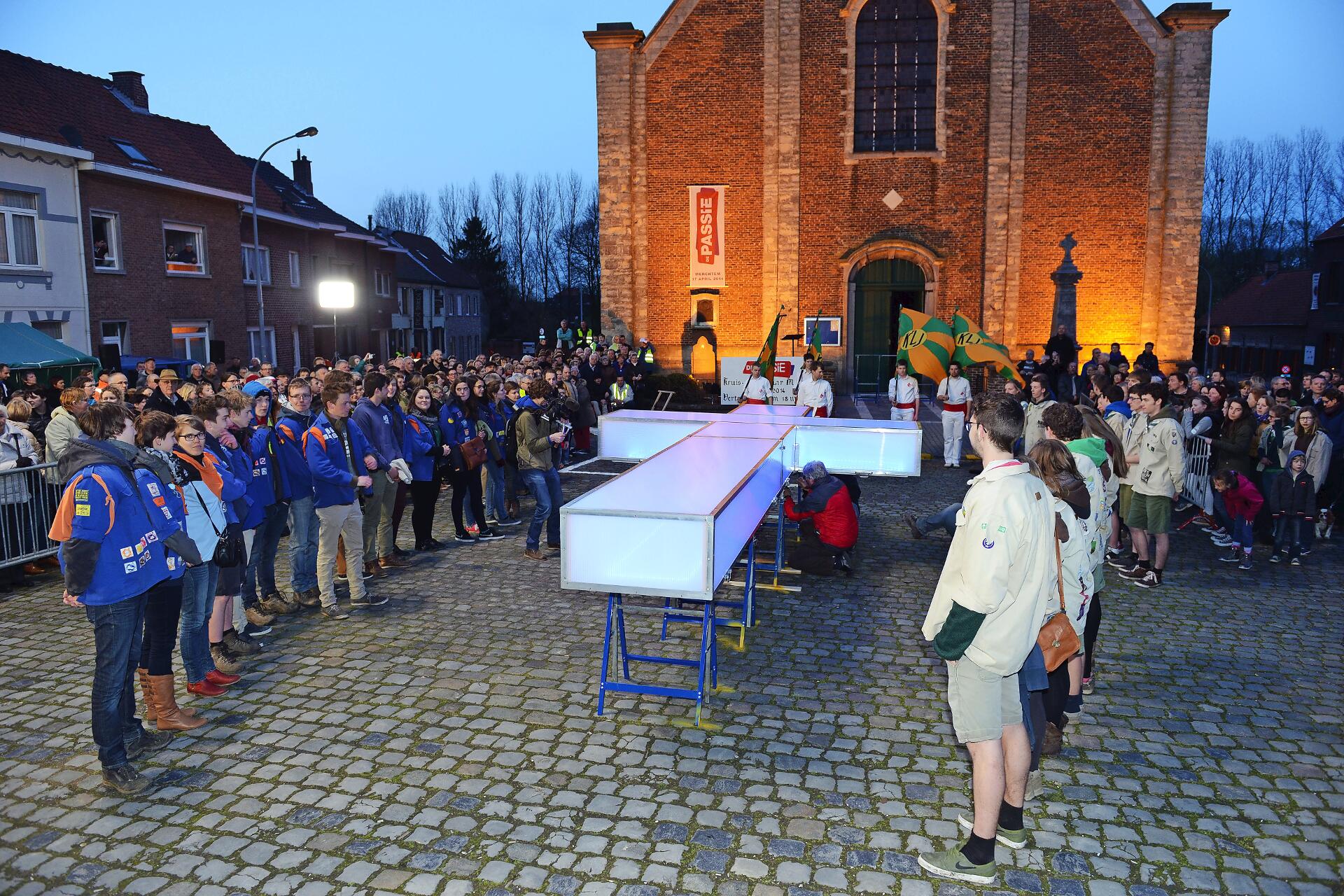 Negenendertig procent van de jongeren uit katholieke jeugdbewegingen KSA en KLJ geeft aan mee te willen helpen aan de werking van de Kerk. © Luc Gordts