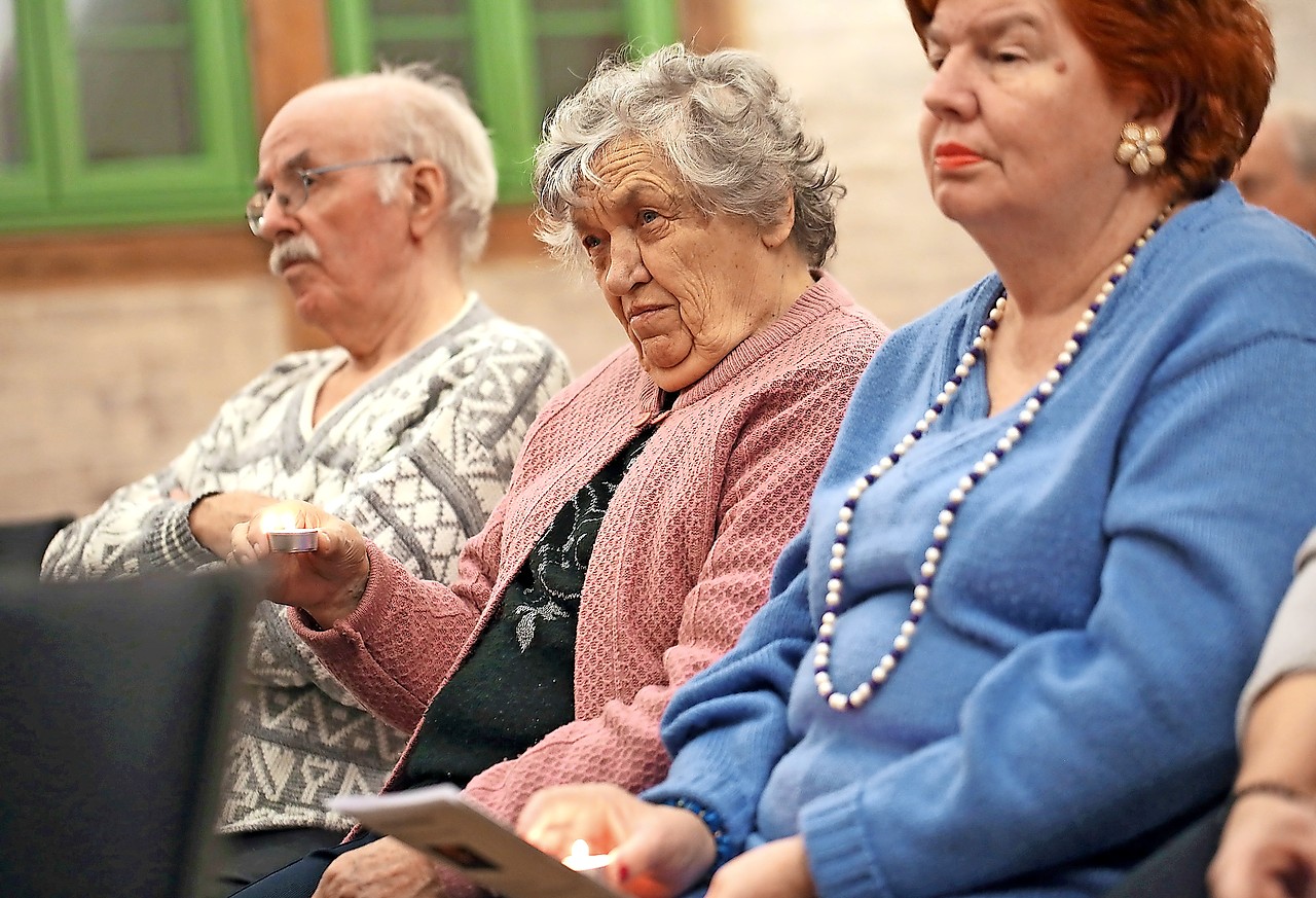 Naarmate dementie zich doorzet, worden woorden almaar minder en rituelen almaar meer belangrijk. © KNA-Bild