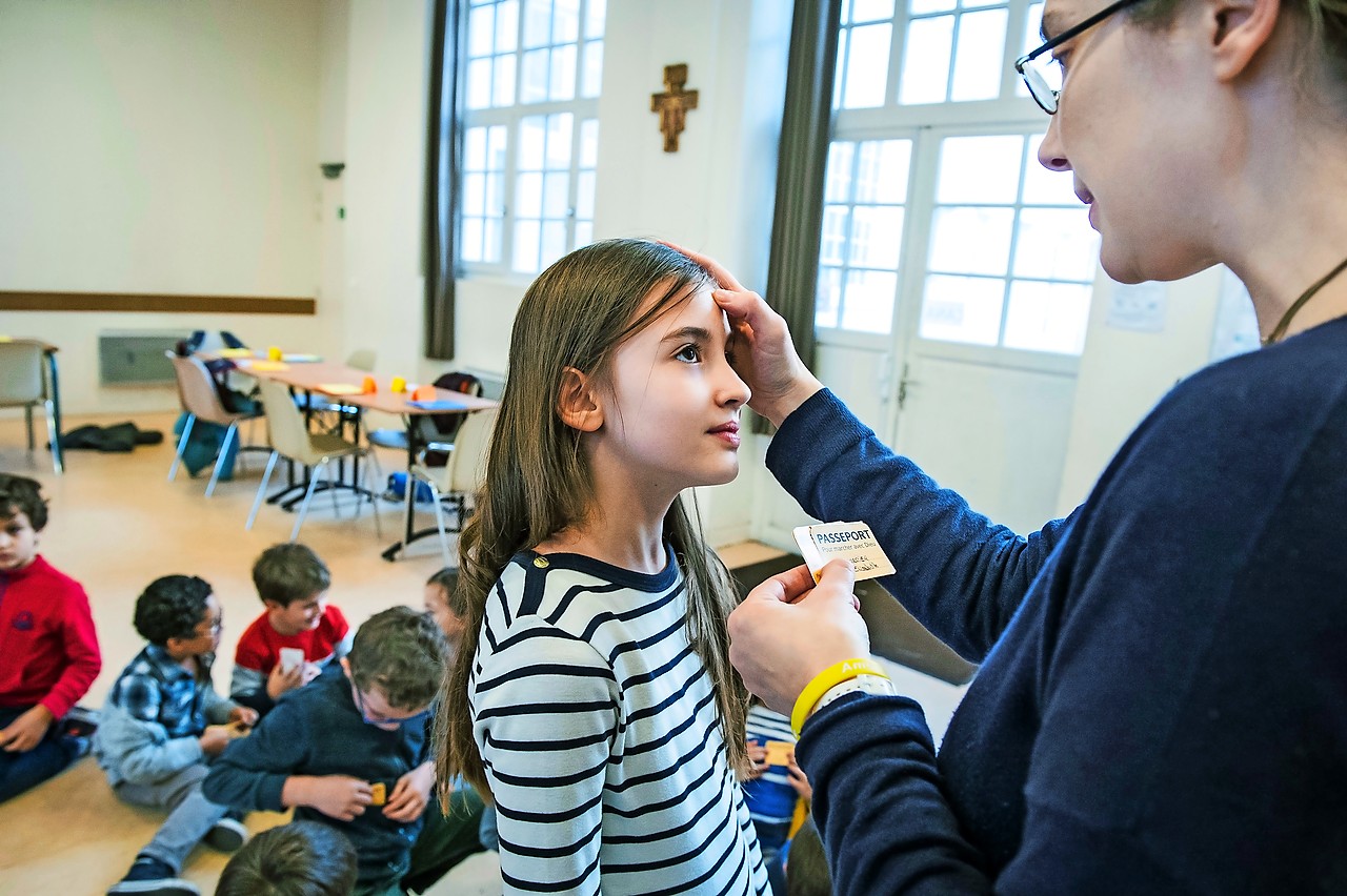 Alle medewerkers in de Kerk, clerici zowel als leken, moeten de gedragscode naleven. © KNA-Bild