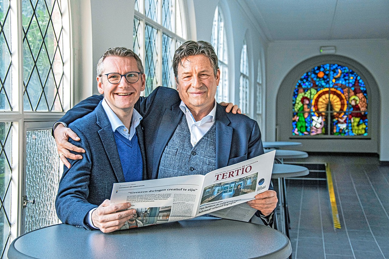 Emmanuel Van Lierde (links) en Bert Claerhout (rechts), de huidige en de eerste hoofdredacteur van Tertio. © Luk Vanmaercke