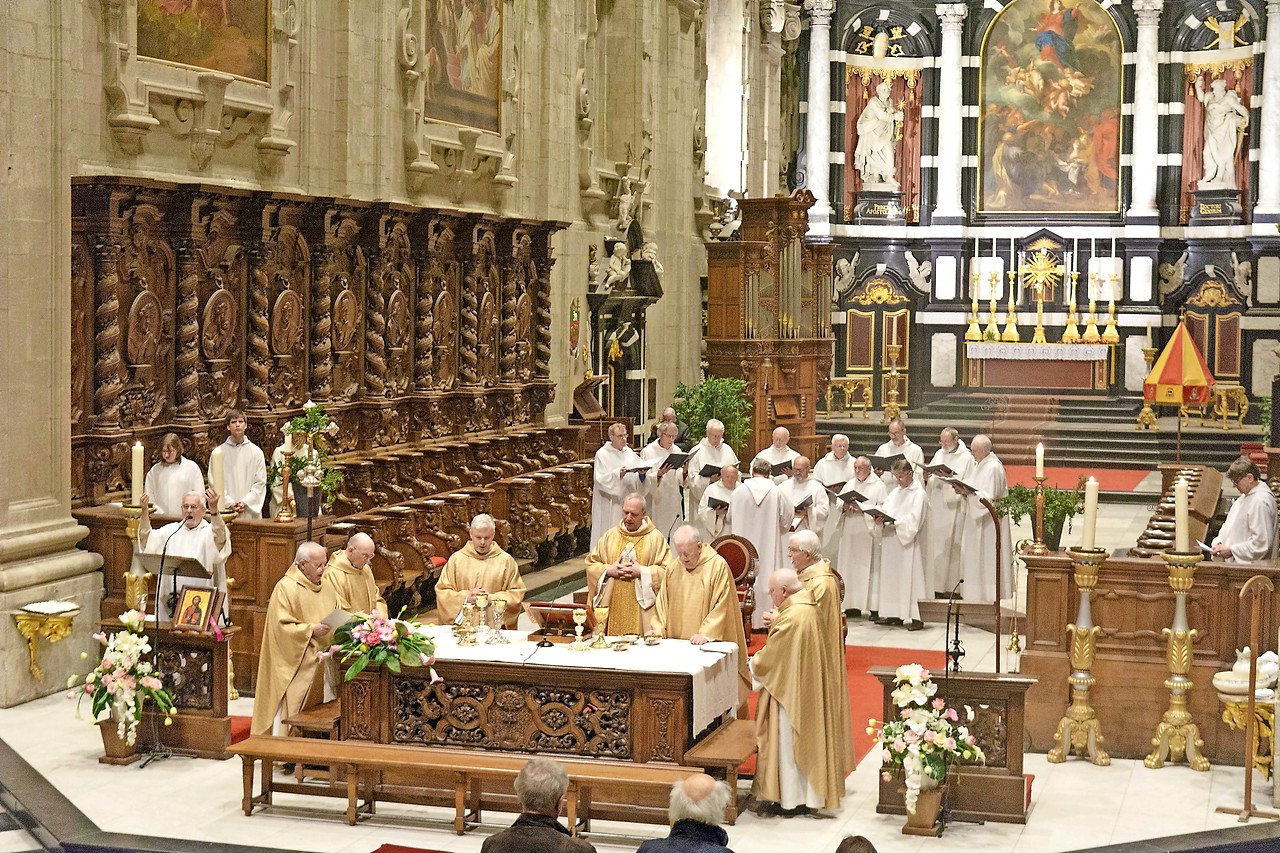 De norbertijnen (op de foto de abdijkerk van Grimbergen) beoefenen een liturgisch apostolaat. © Abdij Grimbergen/Jan Cools