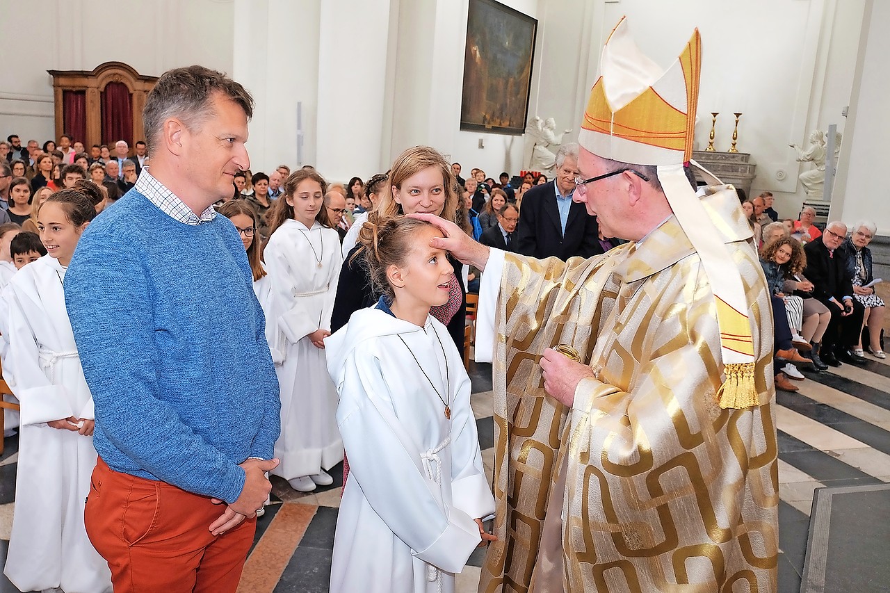 In de vormselviering gaan sacrament en familiefeest samen. © Peter Verhaegen