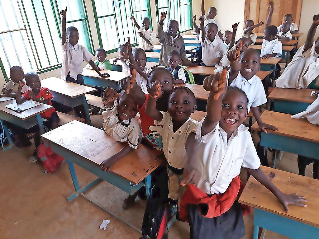 Kinderen in een school van de Aalmoezeniers van de Arbeid in Katanga. © Christophe Dinanga