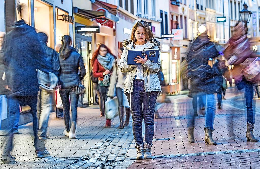 Diverse gebedsmethoden helpen gelovigen om de Bijbel, het Woord van God, toe te passen op hun dagelijkse leven. © KNA-Bild