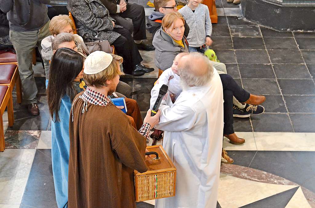 De oude Simeon erkende in het kind Jezus meteen de verwachte Messias. © Parochie Sint-Niklaas