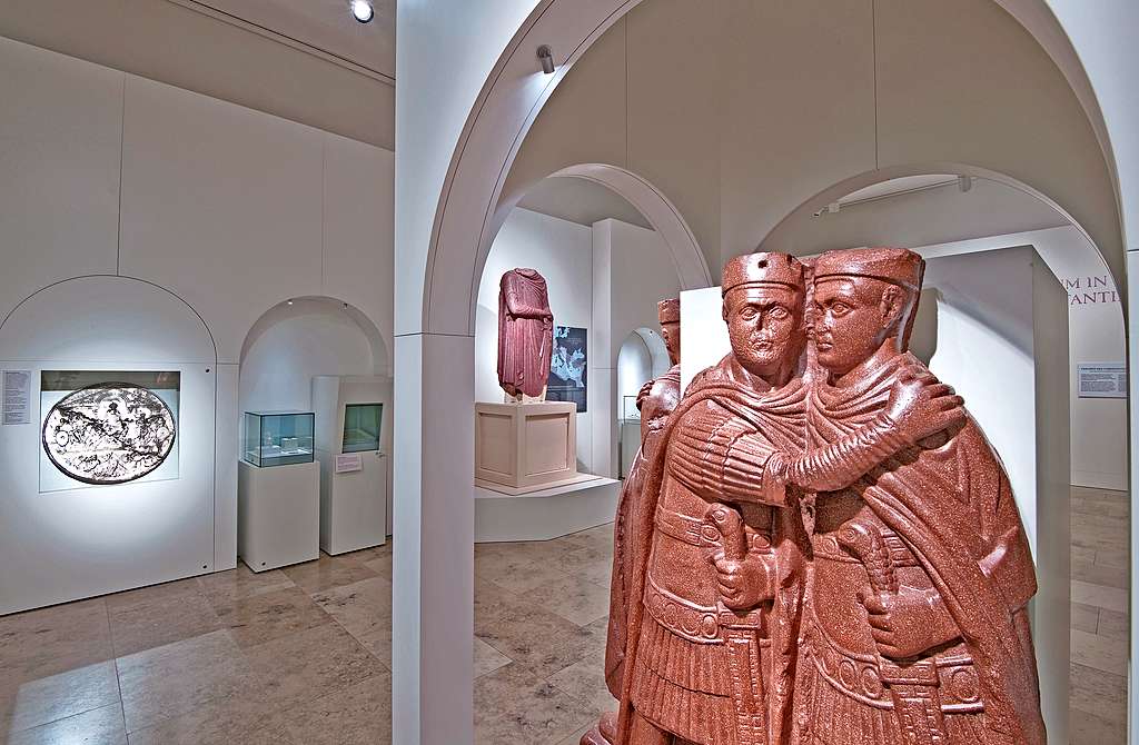 Het monument van de tetrarchen, de vier keizers die het rijk bestuurden. © Rheinisches Landesmuseum Trier/Thomas Zühmer