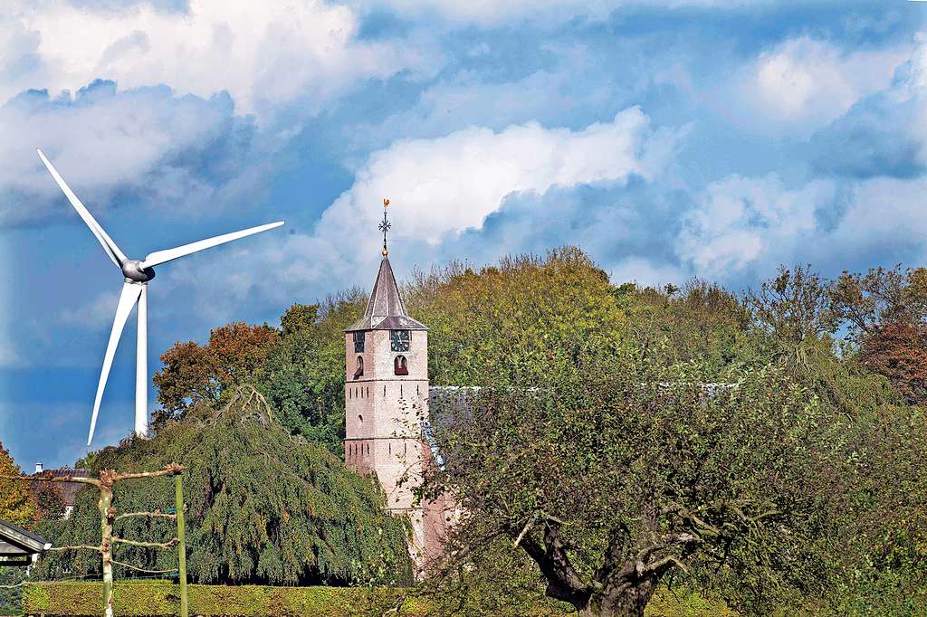 Zelf investeren in energietransitie is nu voor kerkbesturen nauwelijks mogelijk. © Belga Image