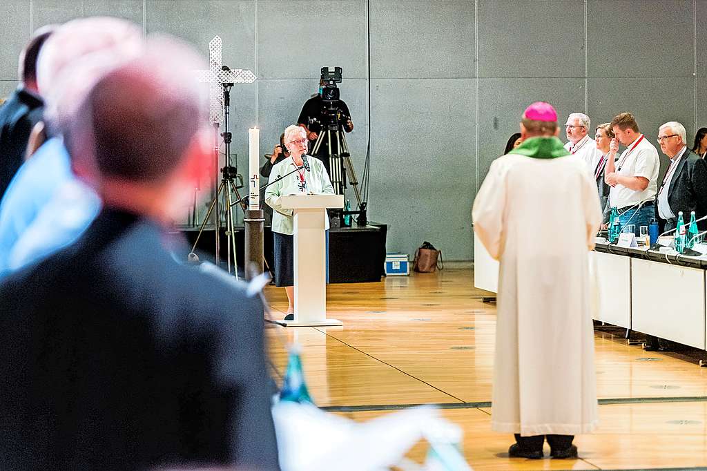 Vrouwen nemen het woord in de liturgie, ondenkbaar zonder het concilie. © Synodale Weg/Maximilian von Lachner