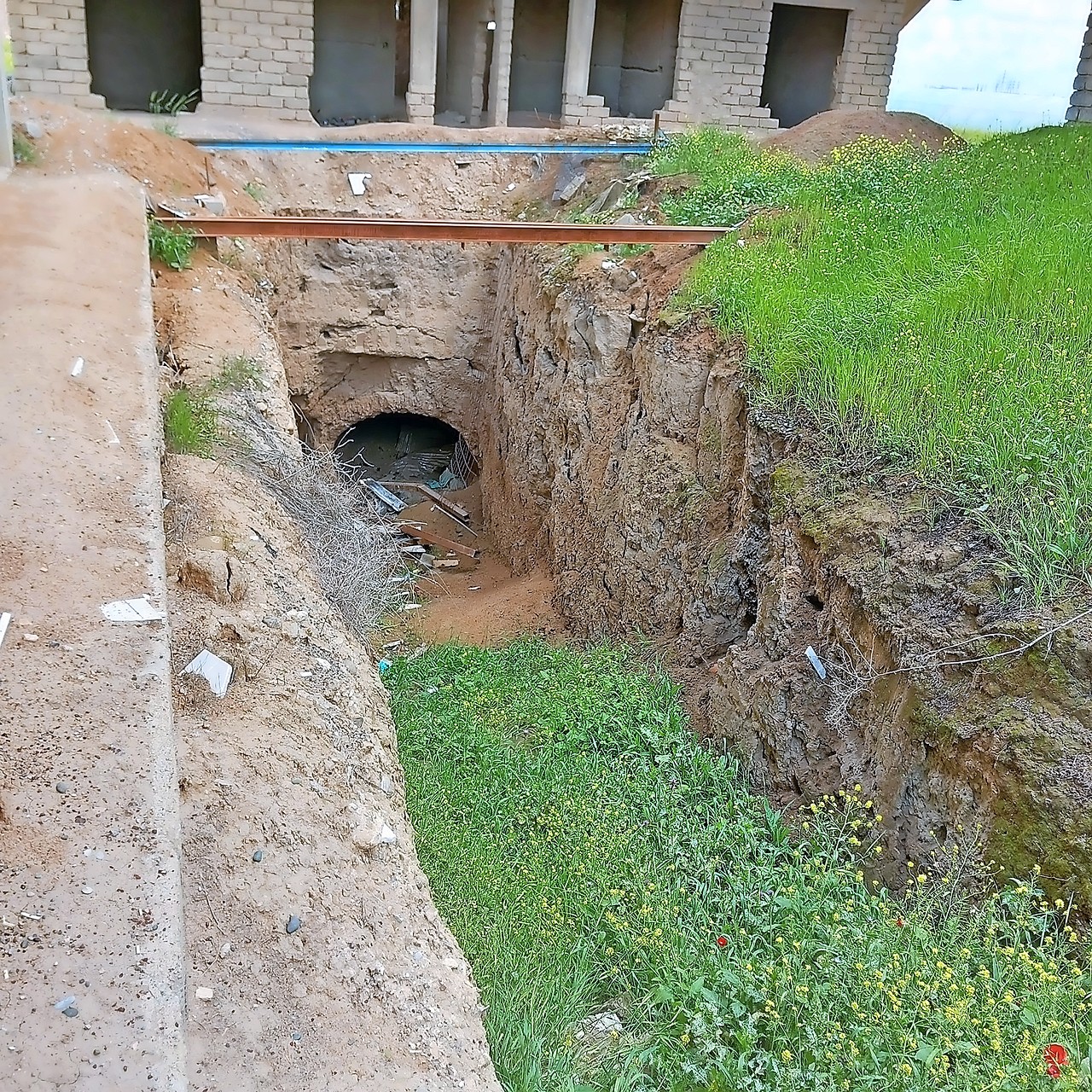 IS-strijders bouwden onder het klooster een tunnelcomplex uit. © Foto’s bisdom Antwerpen