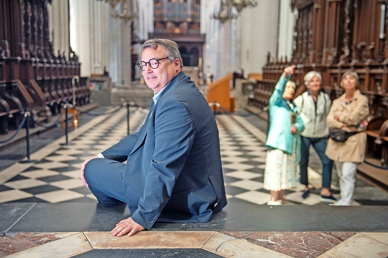 ‘Mijn taak als pastoor van de kathedraal eist veel van mijn tijd. Er gebeurt hier altijd wat’, zegt Bart Paepen. © Frank Bahnmüller