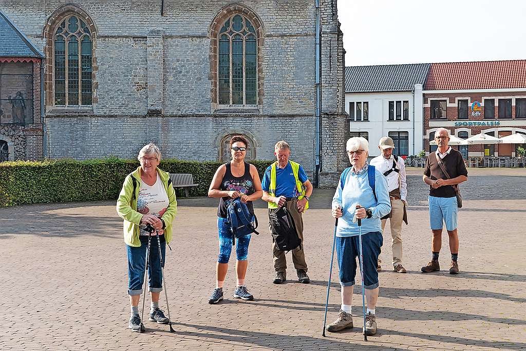 Pelgrims staan klaar voor een bedevaart dicht bij huis. © Heilige Thomasparochie