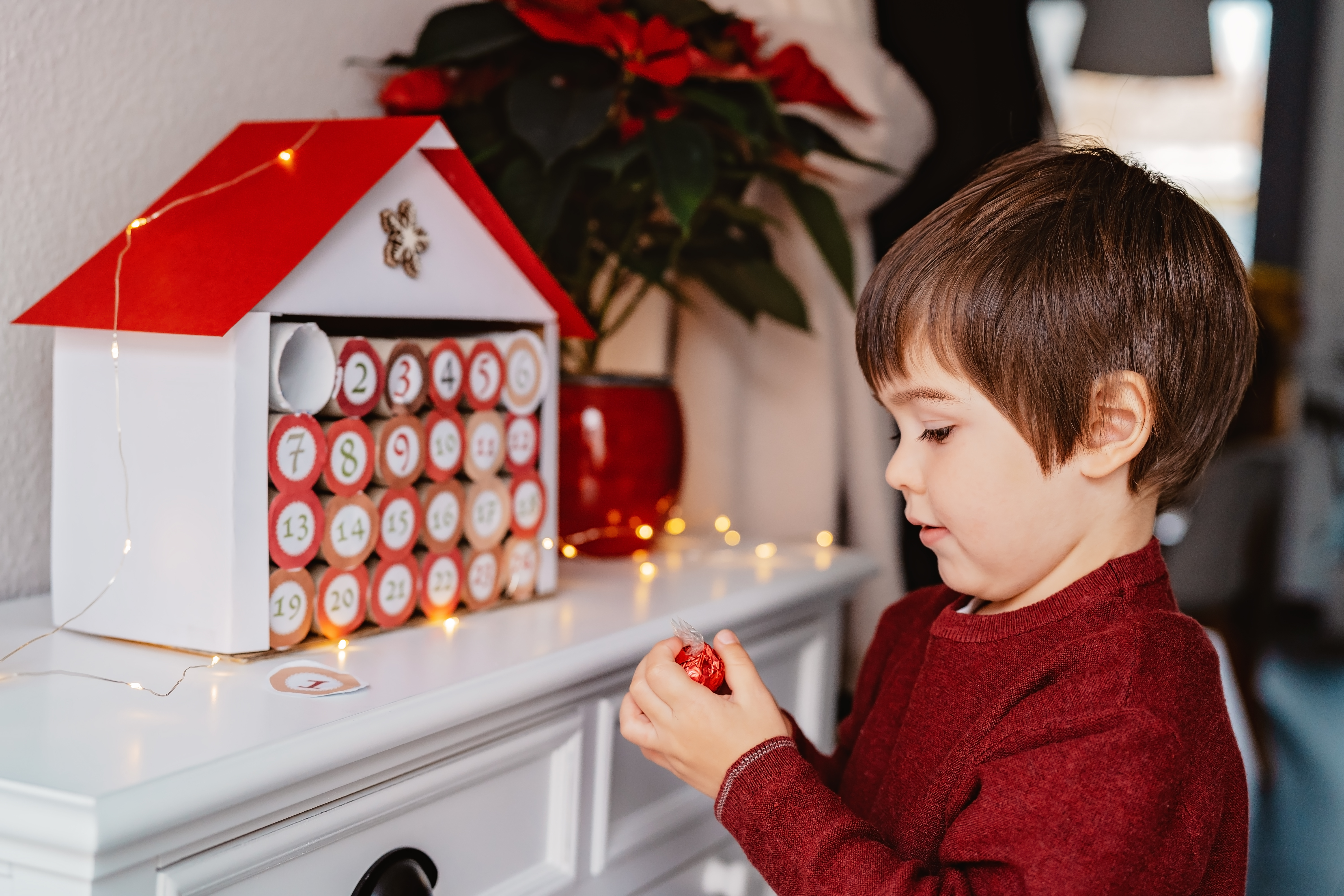 Nog beter dan er eentje te kopen: zelf een adventskalender maken. © Shutterstock