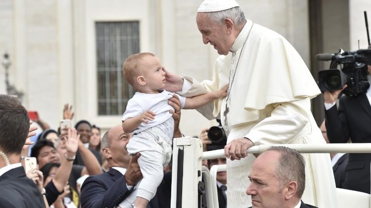 Paus Franciscus tijdens zijn catechese over het vierde gebod op de algemene audiëntie van woensdag 19 september 2018