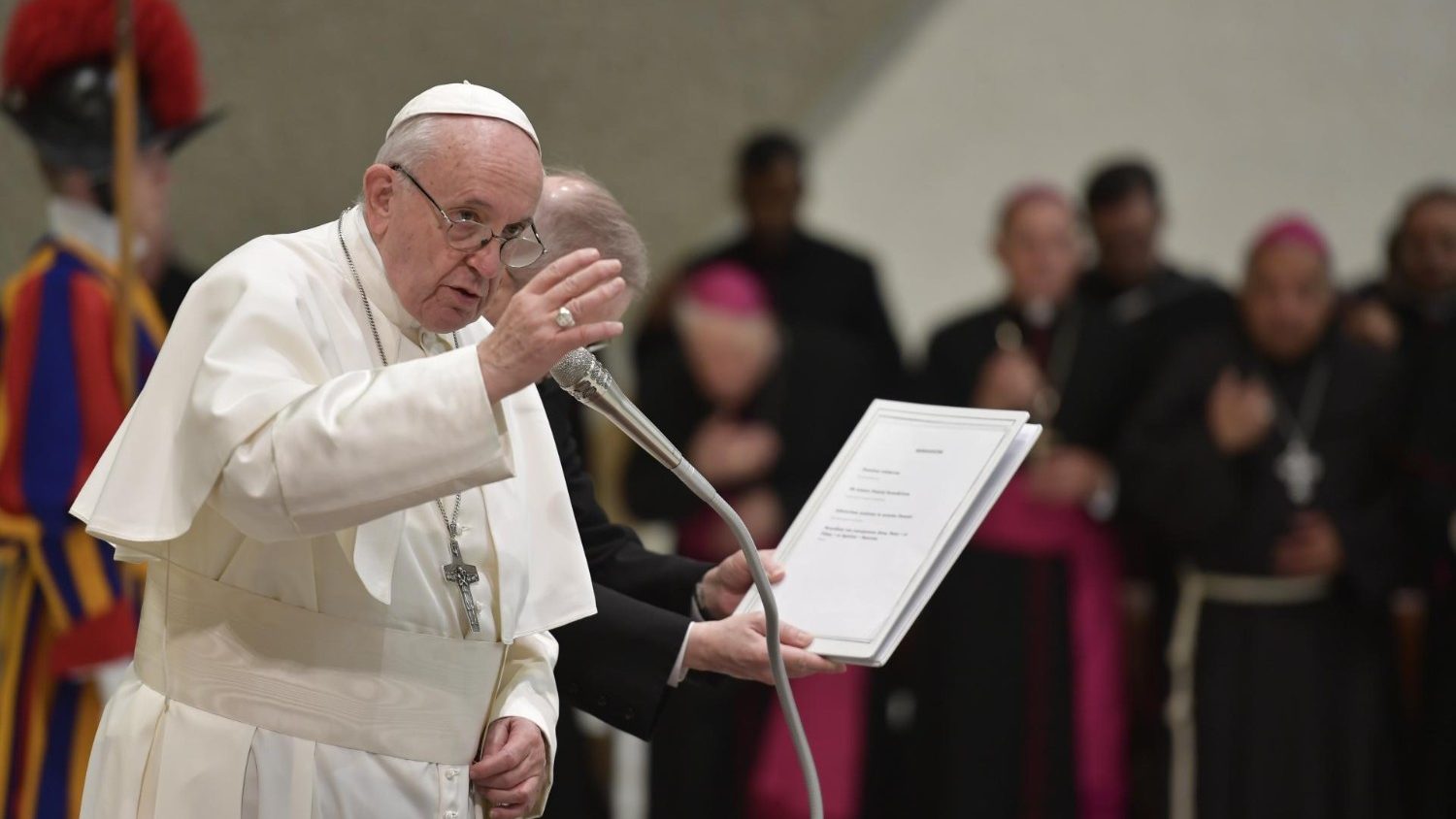 Paus Franciscus tijdens de algemene audiëntie