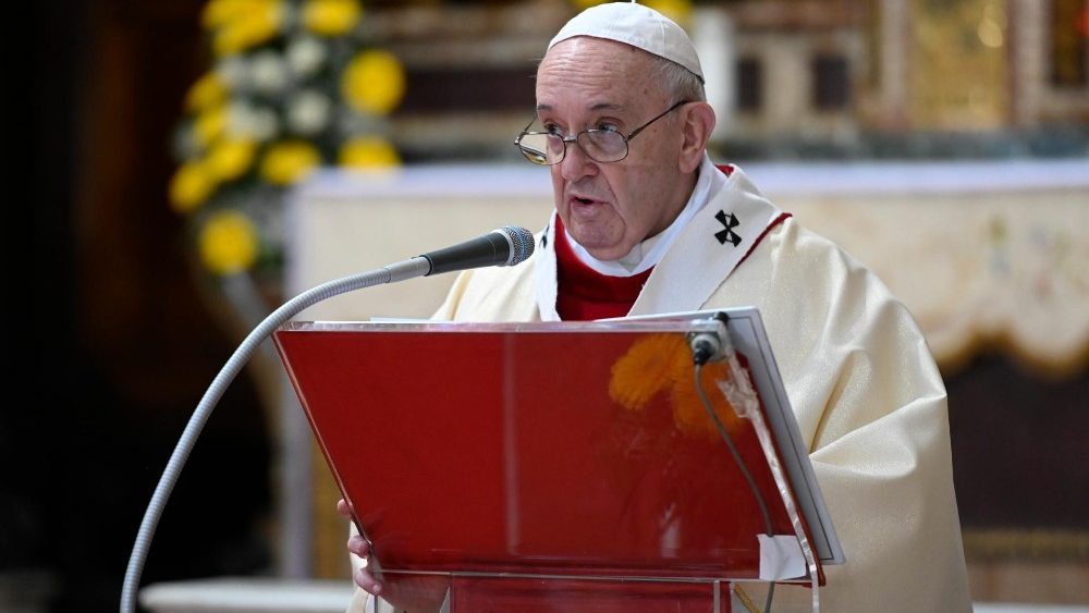 Paus Franciscus droeg vanmorgen de eucharistie op in de Santo Spirito in Sassiokerk in Rome ter gelegenheid van de zondag van de Goddelijke Barmhartigheid