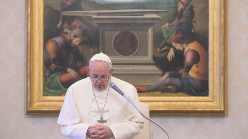 Paus Franciscus tijdens de algemene audiëntie van woensdag 22 april 2020