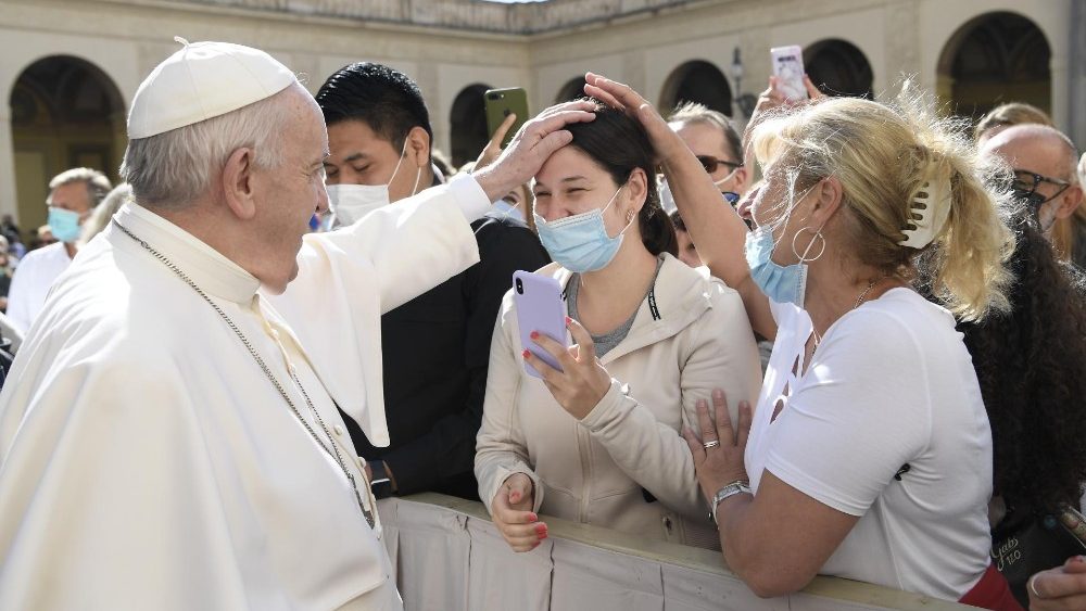 Paus Franciscus tijdens de algemene audiëntie van woensdag 26 mei 2021