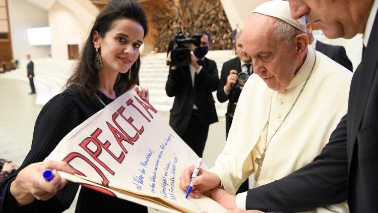 Paus Franciscus tijdens de algemene audiëntie van woensdag 6 oktober 2021