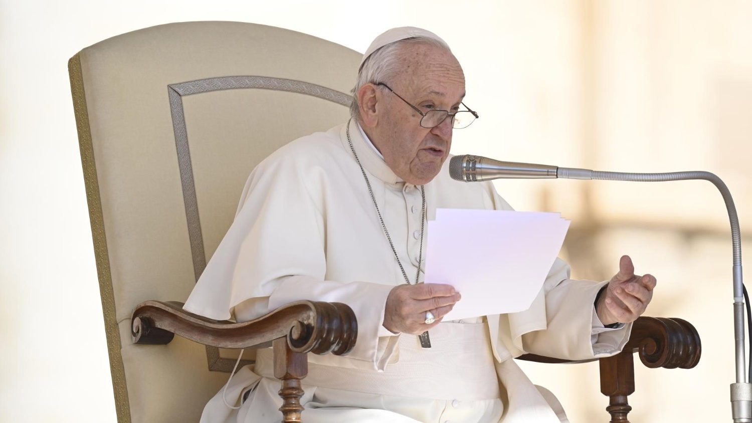 Paus Franciscus tijdens de algemene audiëntie van woensdag 27 april 2022