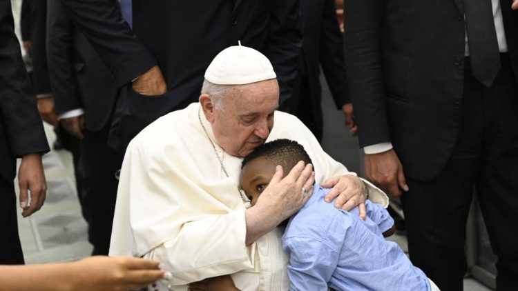 Paus Franciscus tijdens de algemene audiëntie van woensdag 17 augustus 2022