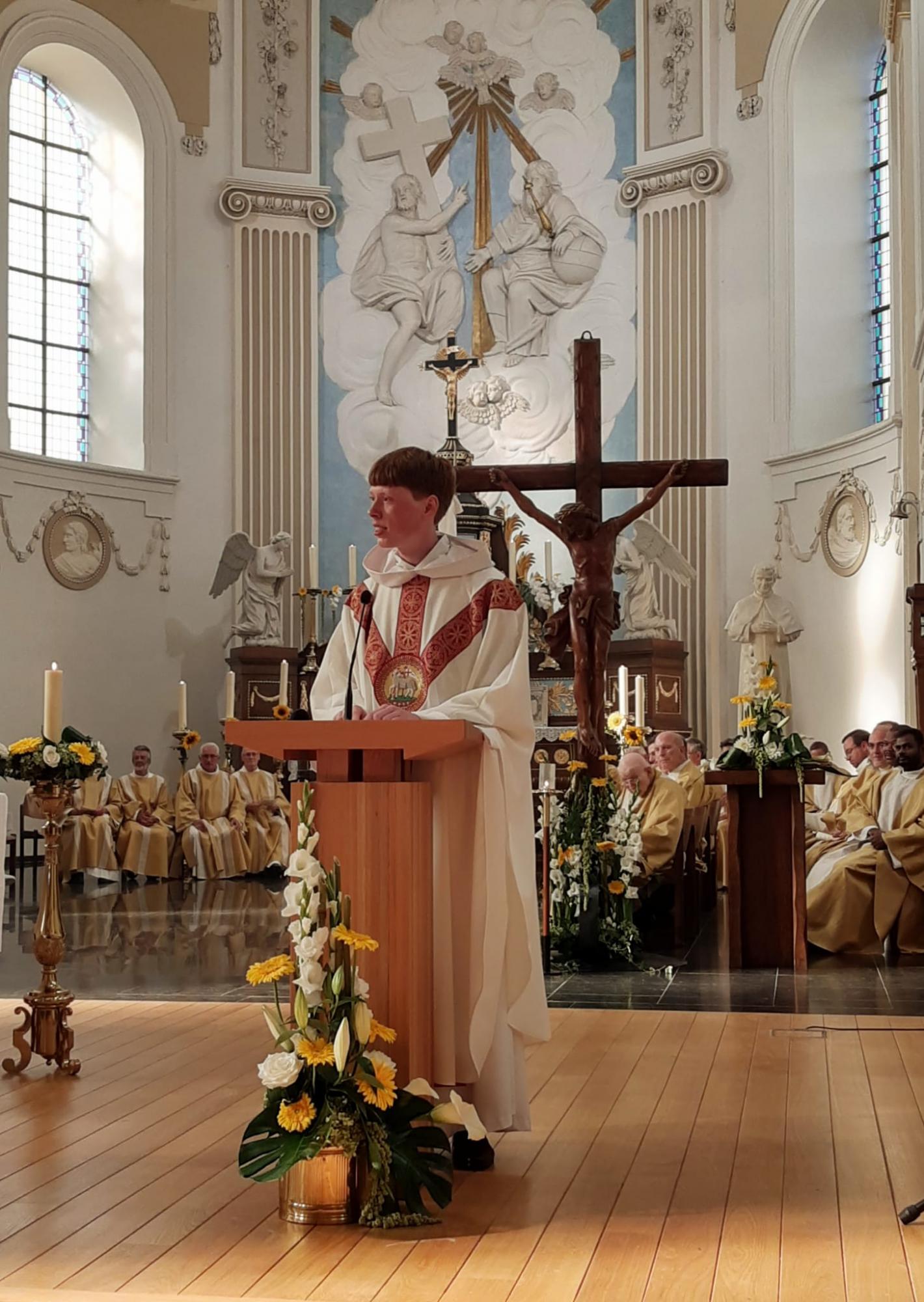 Bart Pluymers werd in Zonhoven tot priester gewijd