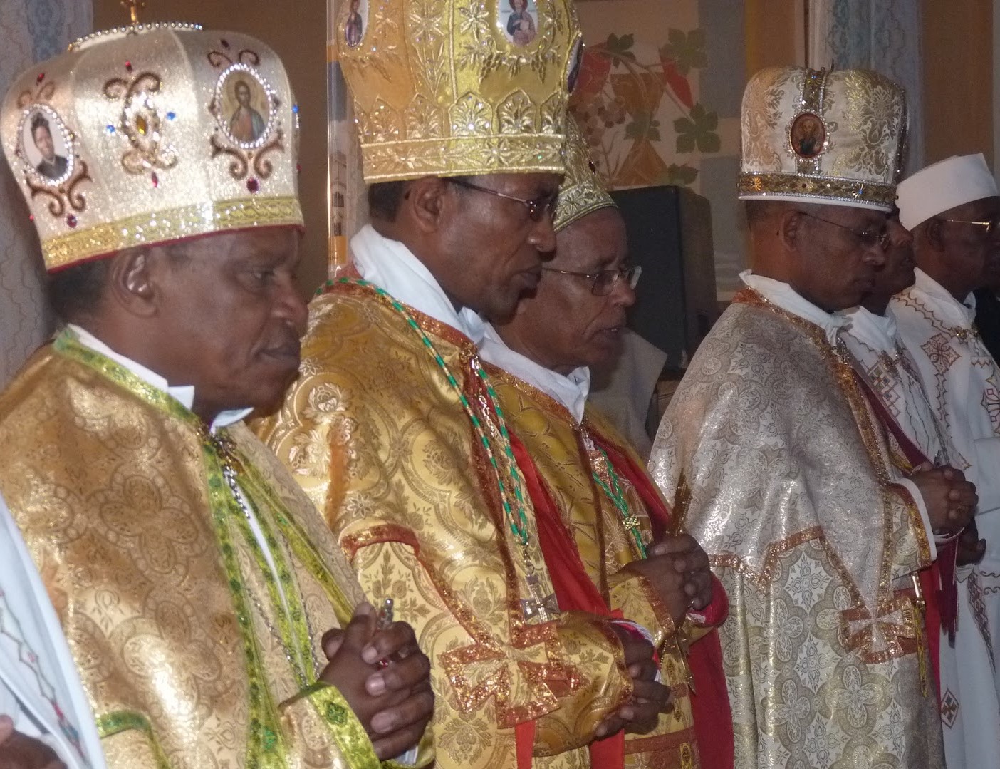 De vier eparchen of bisschoppen van Eritrea, waar de katholieken eveneens een oosterse ritus hanteren