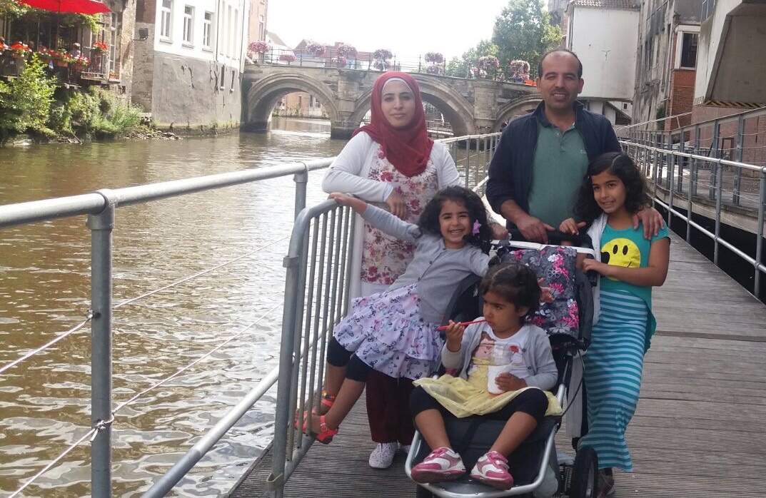 Fayez Sekvan, zijn vrouw Mahabat en de vier kinderen in Mechelen.