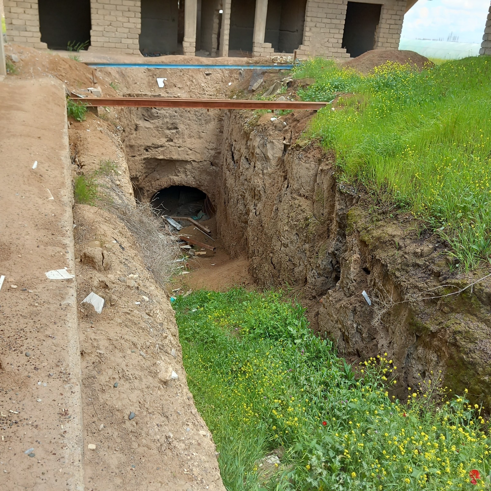 IS-strijders hadden onder het klooster een tunnelcomplex gegraven.