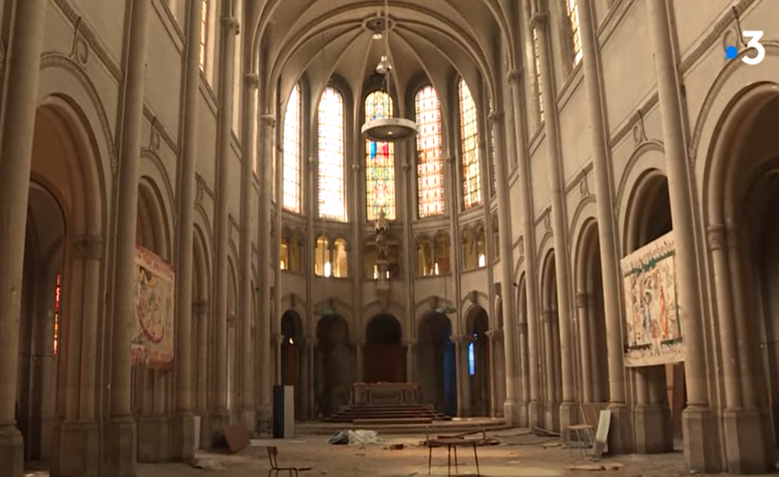 Interieur van de Sint-Jozefkapel van het voormalige jezuïetencollege in Rijsel