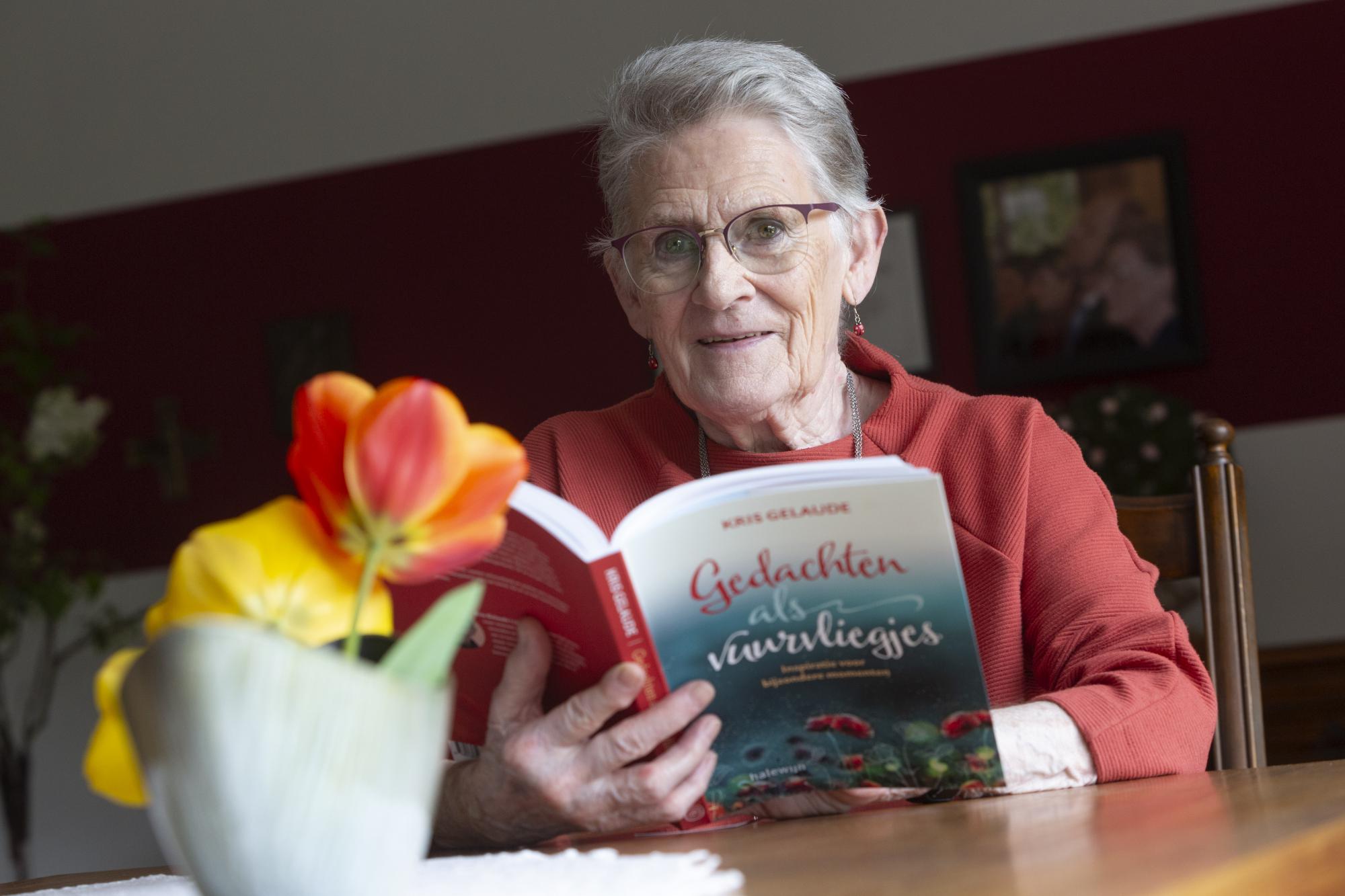 Kris Gelaude met haar nieuwe boek: ‘Ik schrijf nooit alleen voor mezelf.’