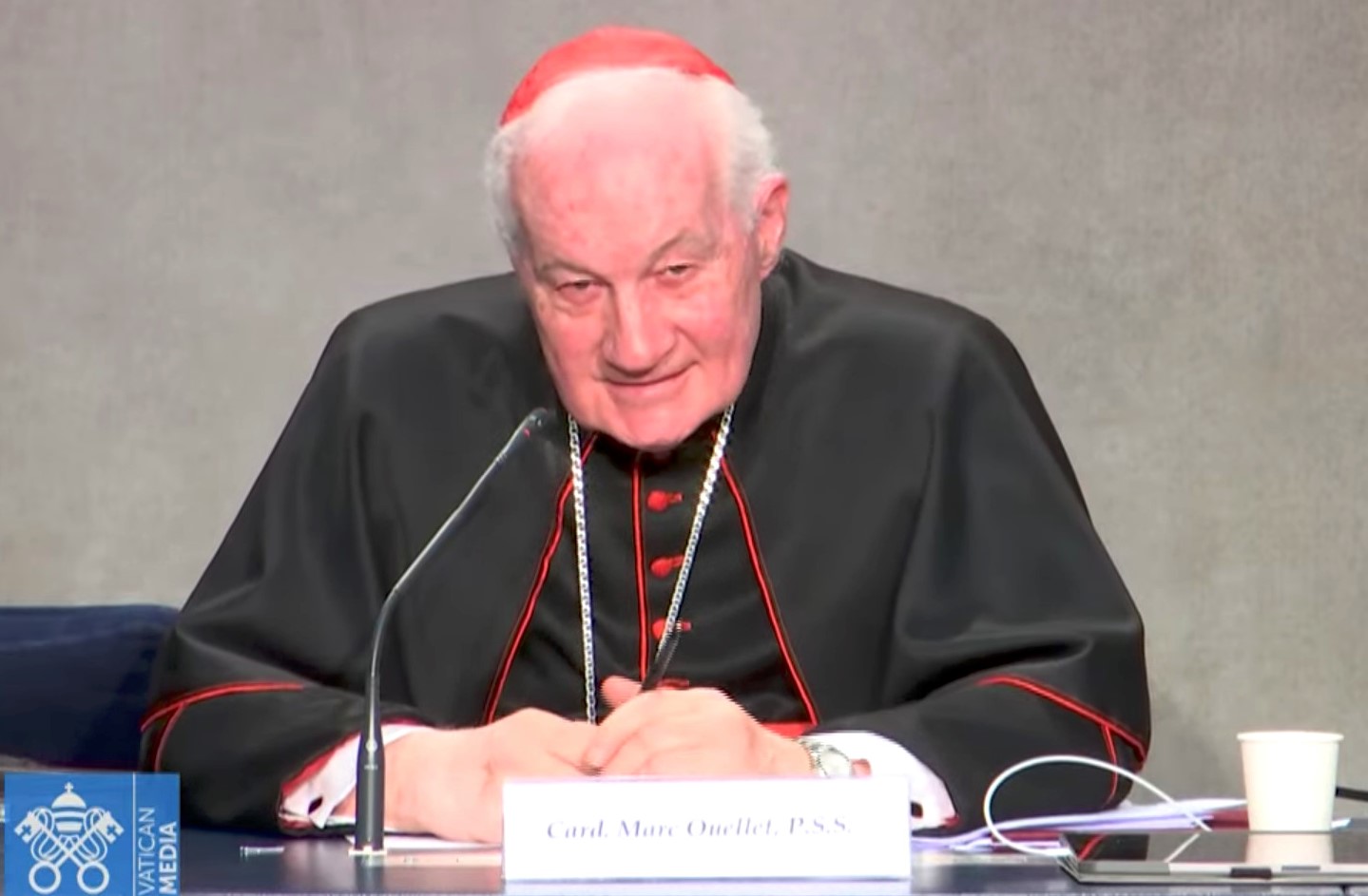 Kardinaal Marc Ouellet op de voorstelling van het symposium over de priesteropleiding volgend jaar in Rome