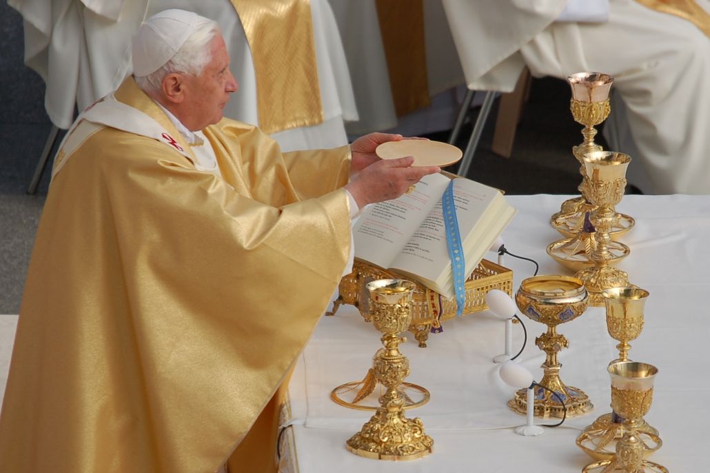 Paus Benedictus XVI in Lourdes