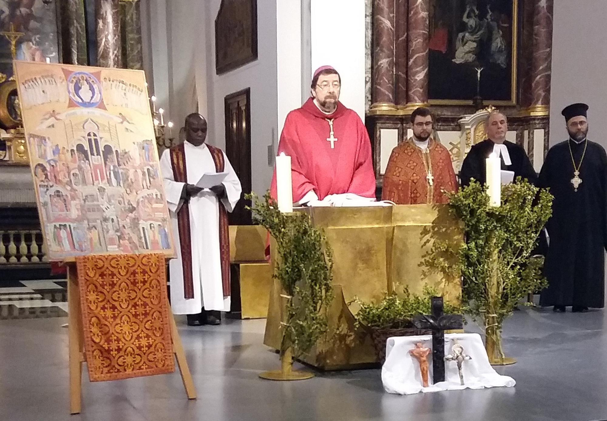 Mgr. Jean-Pierre Delville in de gebedsviering in Luik in 2018