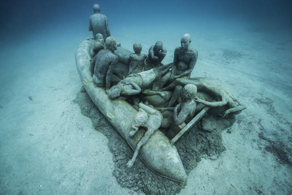 'Raft of Lampedusa' van Jason deCaires Taylor in Lanzarote.