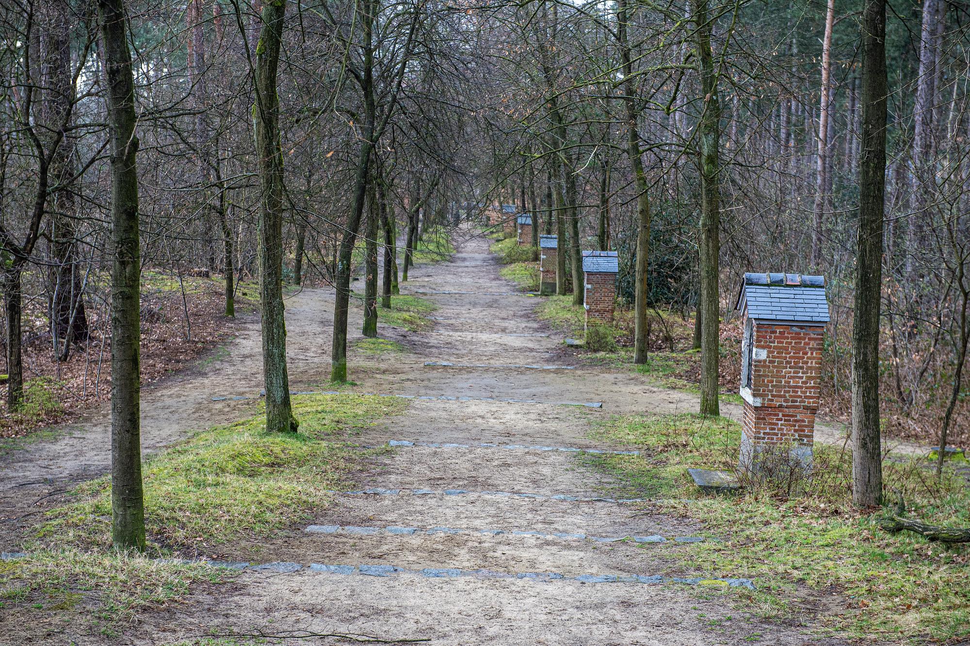 De naar alle waarschijnlijkheid oudste kruisweg van ons land bevindt zich in Herentals, op de Kruisberg.