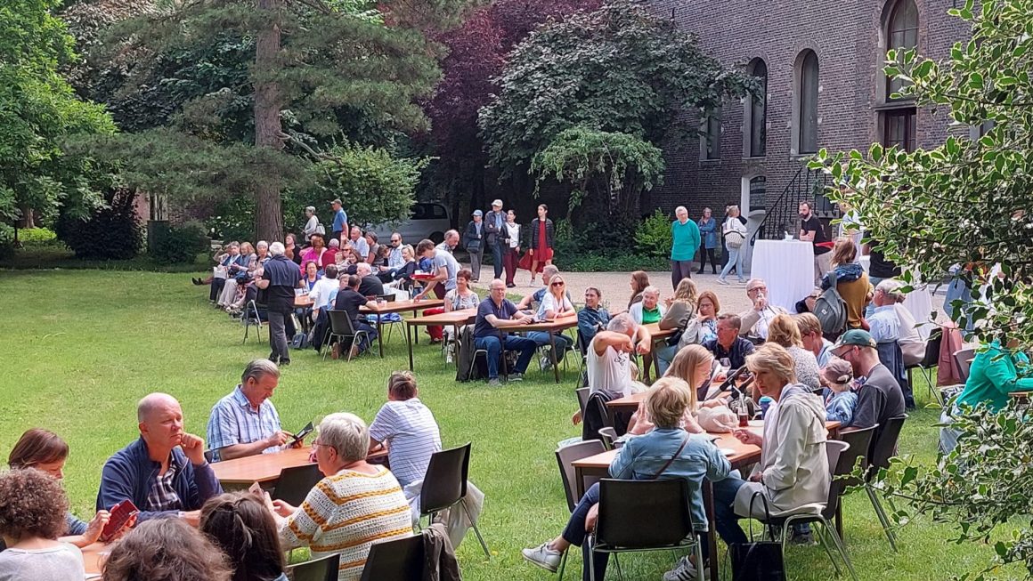 De eerste Opendeurdag van Karmel Gent was een waar succes. Veel Gentenaars wilden eindelijk wel eens die prachtige tuin en het klooster vanbinnen zien.