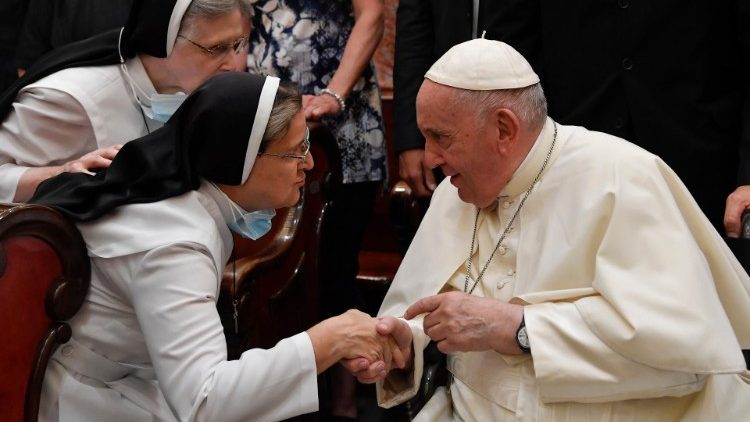 Paus Franciscus in de vesperdienst in de Notre-Damekathedraal van Québec