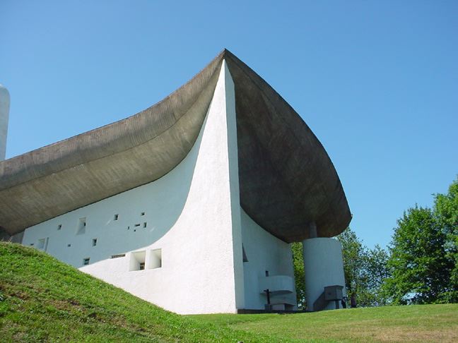 De kapel van Le Corbusier in Ronchamp.