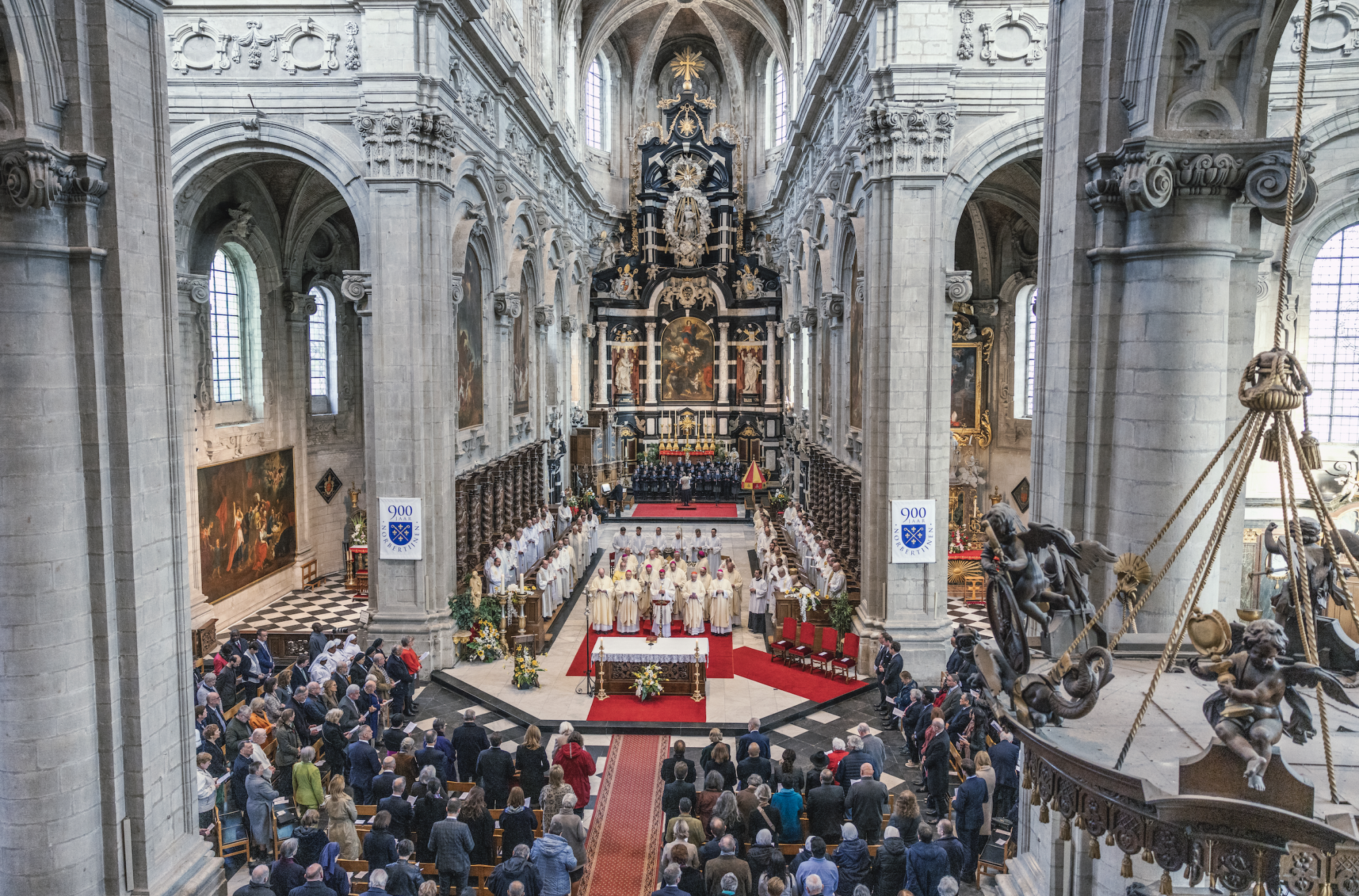 Heel wat belangstelling in de Sint-Servaasbasiliek van Grimbergen.