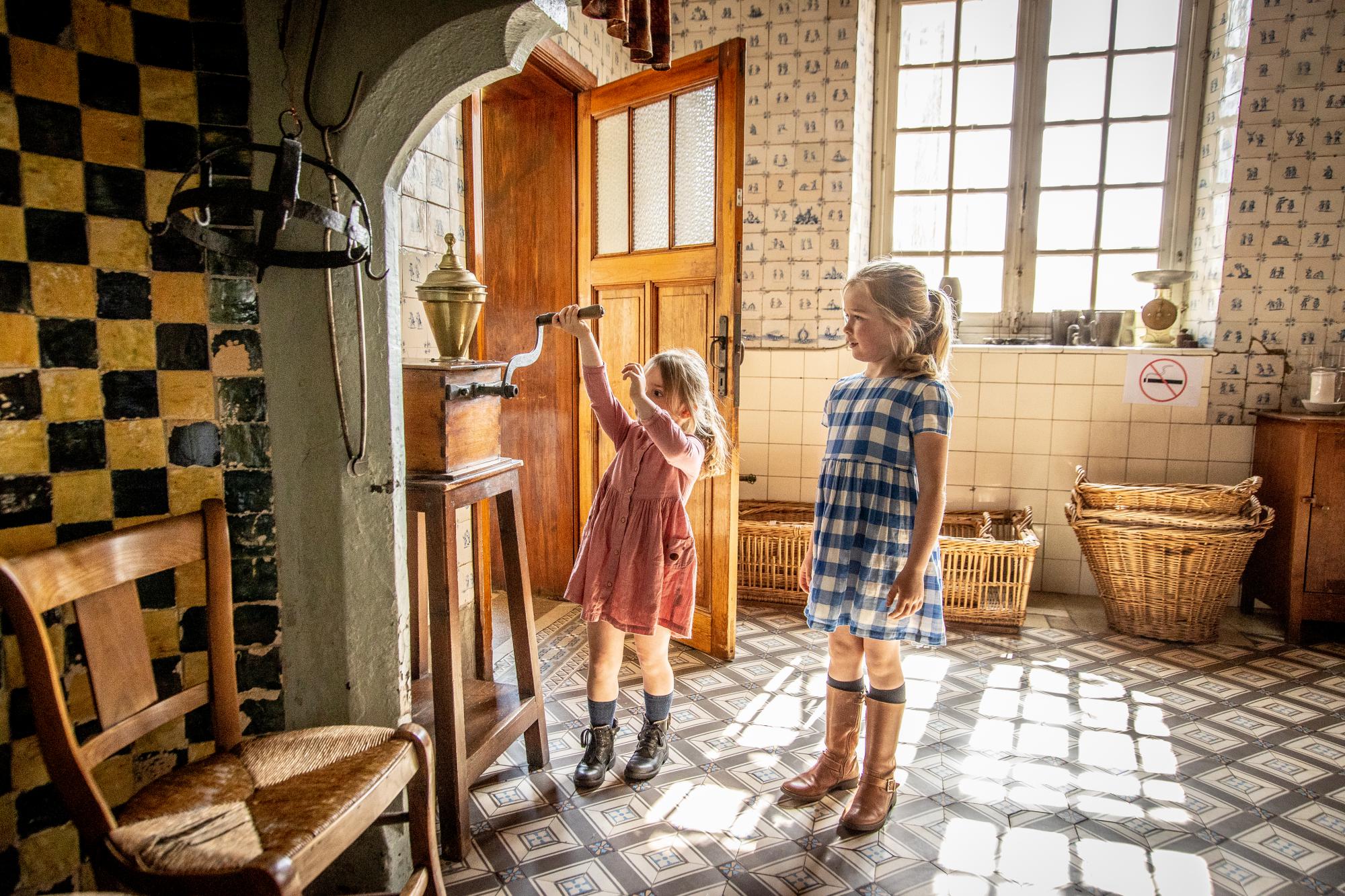 Van 12 augustus tot 12 september is de Sint-Godelieveabdij vrij te bezoeken.