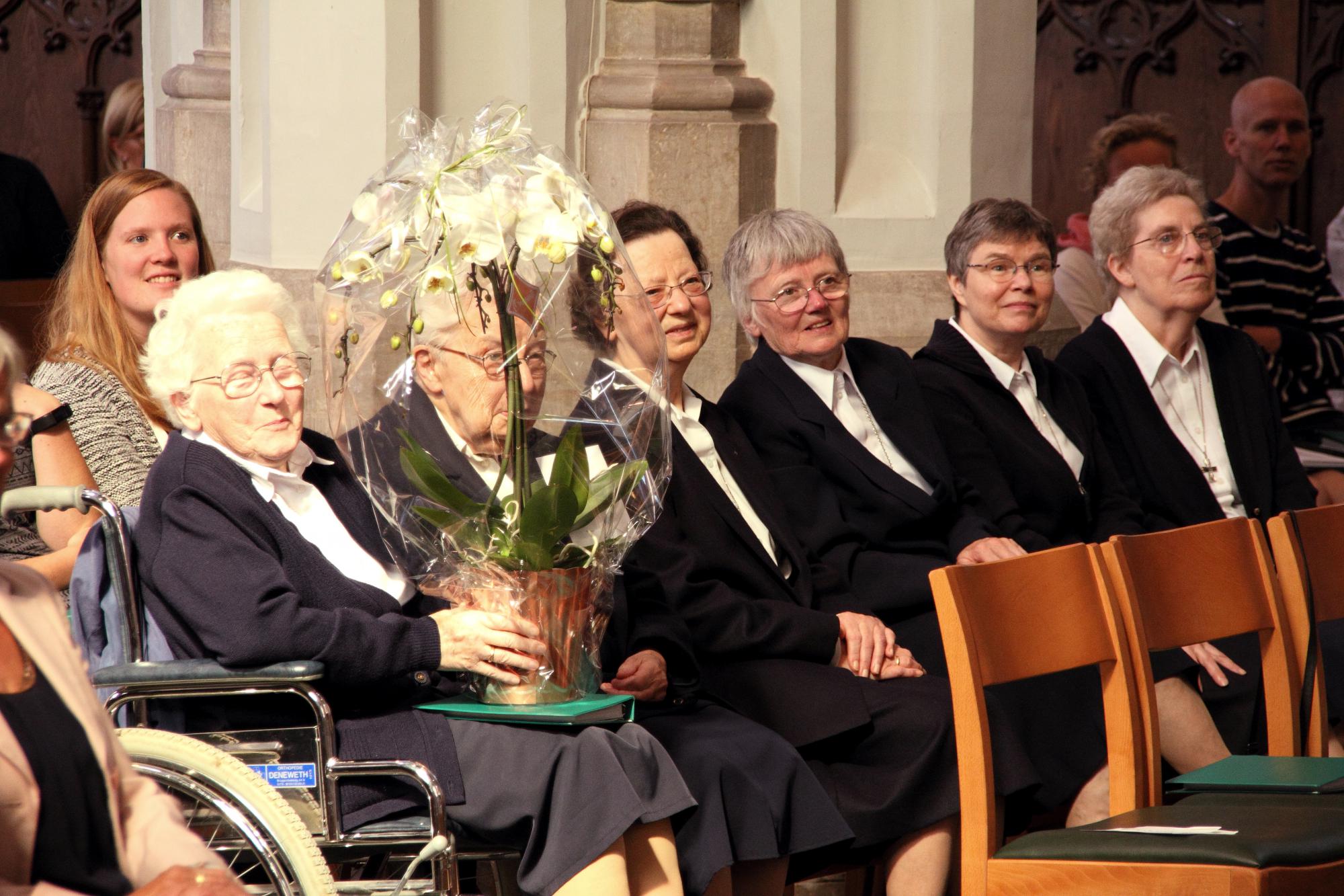 De vier zusters van het Convent van Betlehem in Ranst met algemeen overste Yvonne De Gryse (tweede van rechts) 