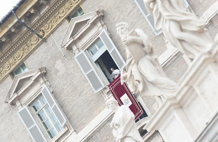 Het Angelus met paus Franciscus