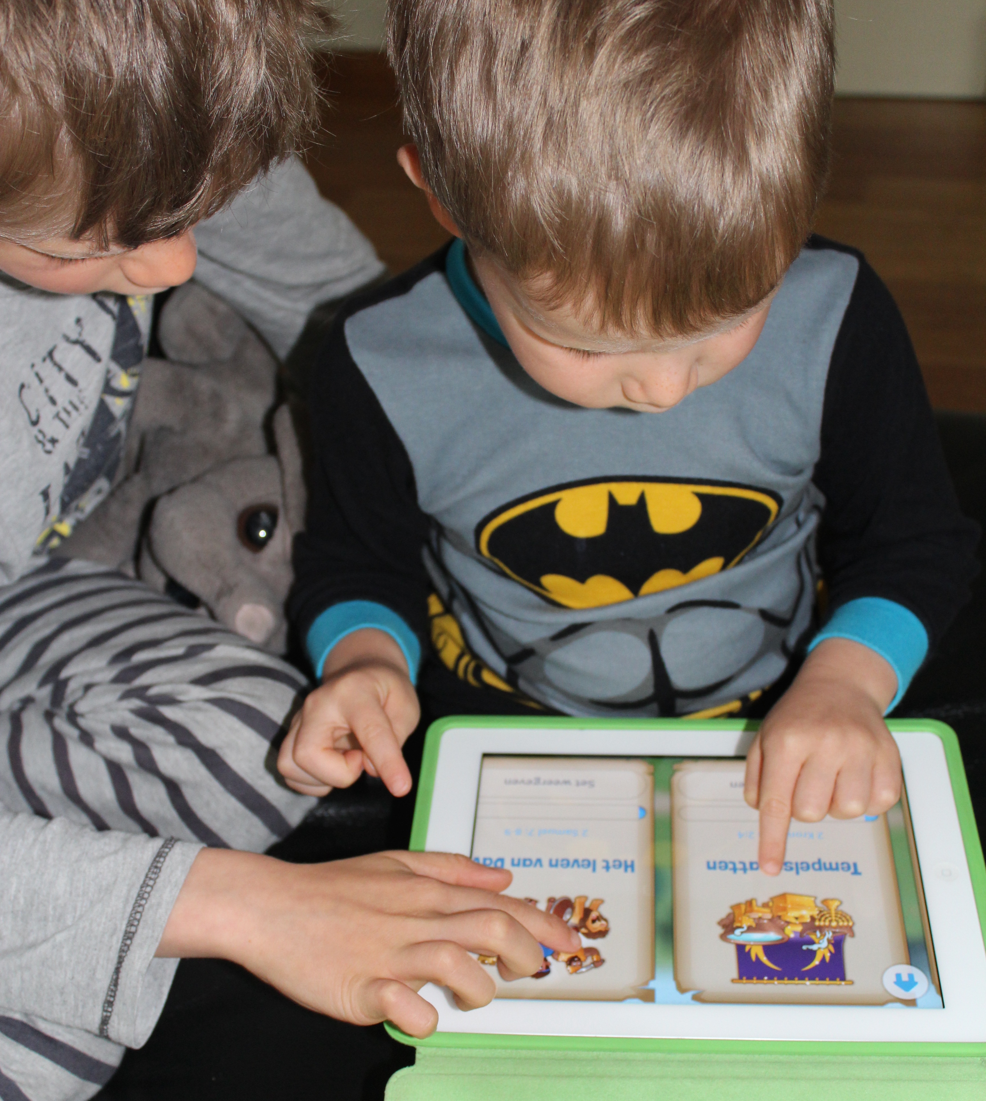 Animaties en verzamelitems motiveren de kinderen om verder te lezen. © LW