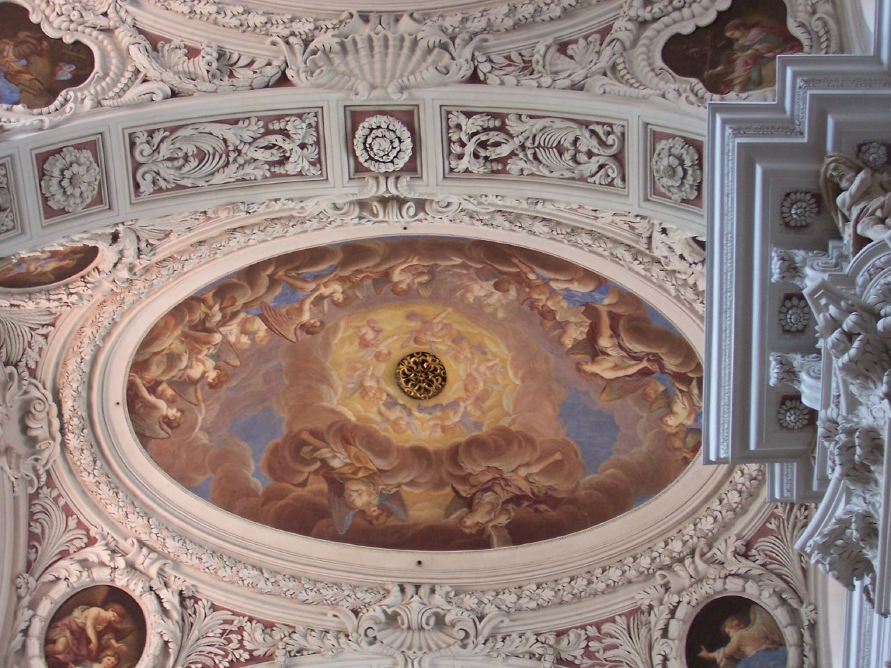 Het Heilige Geestgat in de St-Stephansdom in Passau.