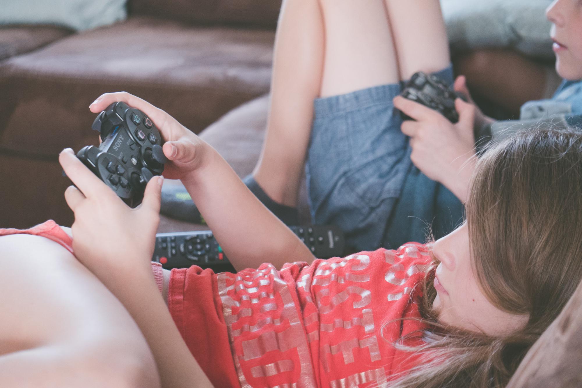 Kinderen bewust maken van hun schermgebruik, is een werk van lange adem dat je samen aanpakt.