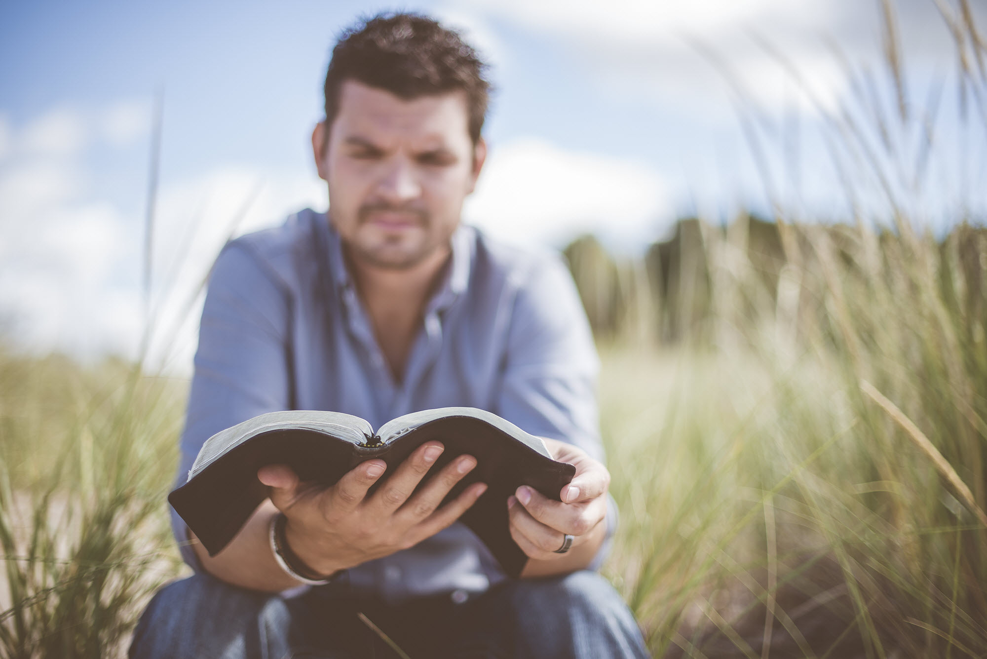 Spirituele oefeningen voor onderweg #1: meditatief lezen