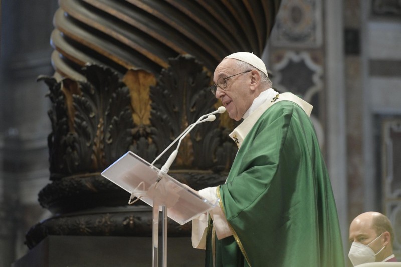 Paus Franciscus tijdens de eucharistie